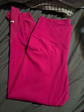 Nike Magenta Dri-FIT Active Leggings women’s Large